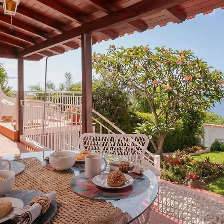 Vakantiehuis Casa Frangipani By An Island Santa Cruz (Madeira)