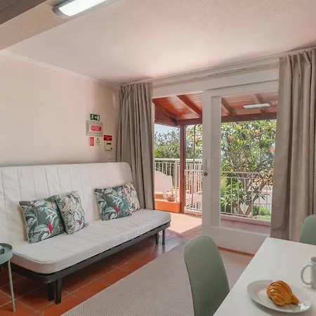 Casa Frangipani By An Island Holiday home Santa Cruz (Madeira)