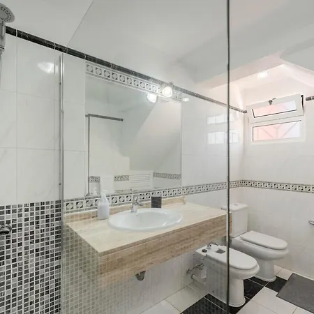 Casa Frangipani By An Island * Santa Cruz (Madeira)